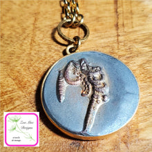 Load image into Gallery viewer, Short Grande Fern Impression Necklace

