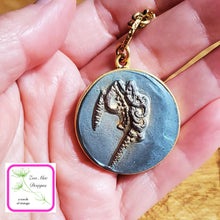 Load image into Gallery viewer, Short Grande Fern Impression Necklace
