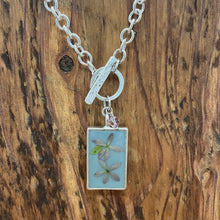 Load image into Gallery viewer, Toggle Necklace with Pink Flowers

