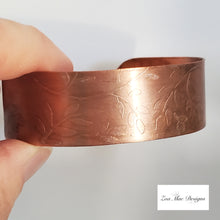 Load image into Gallery viewer, Leaf and Vine Etched Copper Cuff
