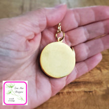 Load image into Gallery viewer, Grande Botonical Necklace with Encased Ginkgo Leaf
