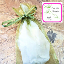 Load image into Gallery viewer, Organza gift bag.
