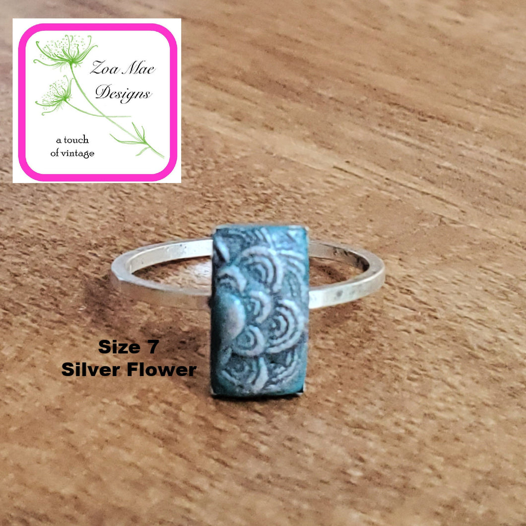 Size 7 Silver Flower Vintage Button Ring.