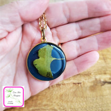 Load image into Gallery viewer, Grande Botonical Necklace with Encased Ginkgo Leaf
